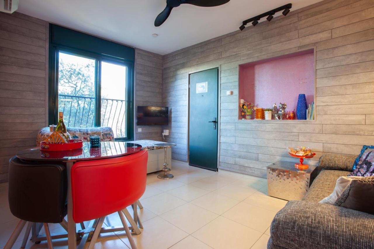 Chrysler Residence Ganne Tiqwa 外观 照片